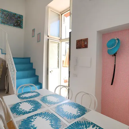 Adelina E Guendalina's Place